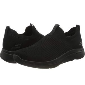 NWT Sketchers Gowalk Arch fit Stretch-fit slip on walking shoes